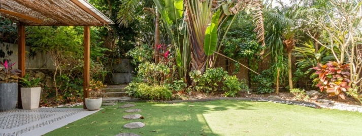 <a href="javascript:popUp('sai-kung-property-014197-c.php','1070','630')">清水灣 村屋 港幣 2250萬 </a>